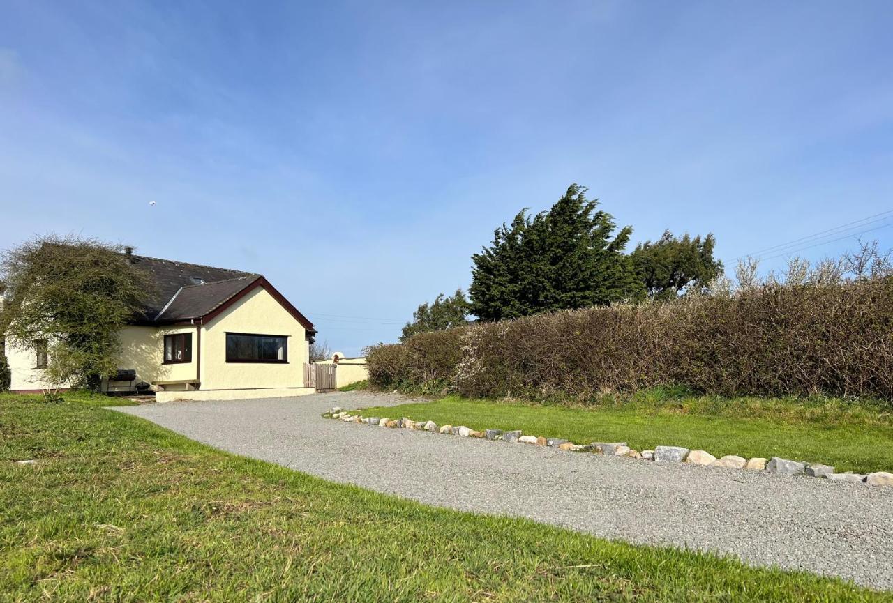 3 Bed Detached Cottage- Log Burner Mountain Views Beaumaris Exterior photo