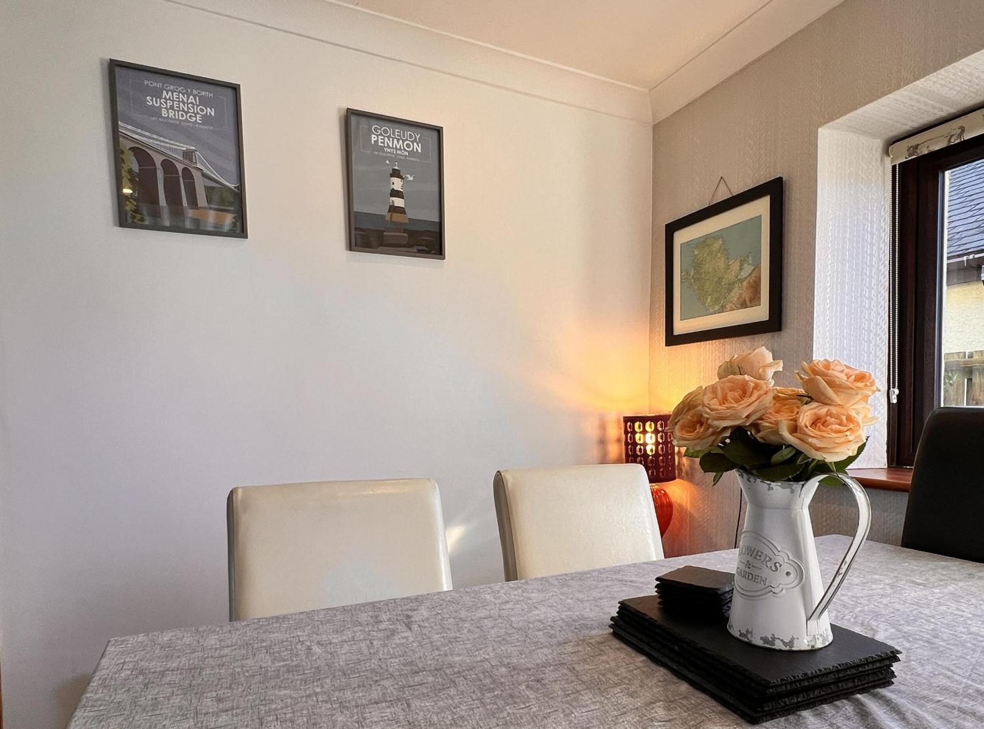 3 Bed Detached Cottage- Log Burner Mountain Views Beaumaris Exterior photo